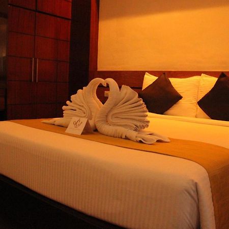 Grace Crown Hotel Angeles Buitenkant foto