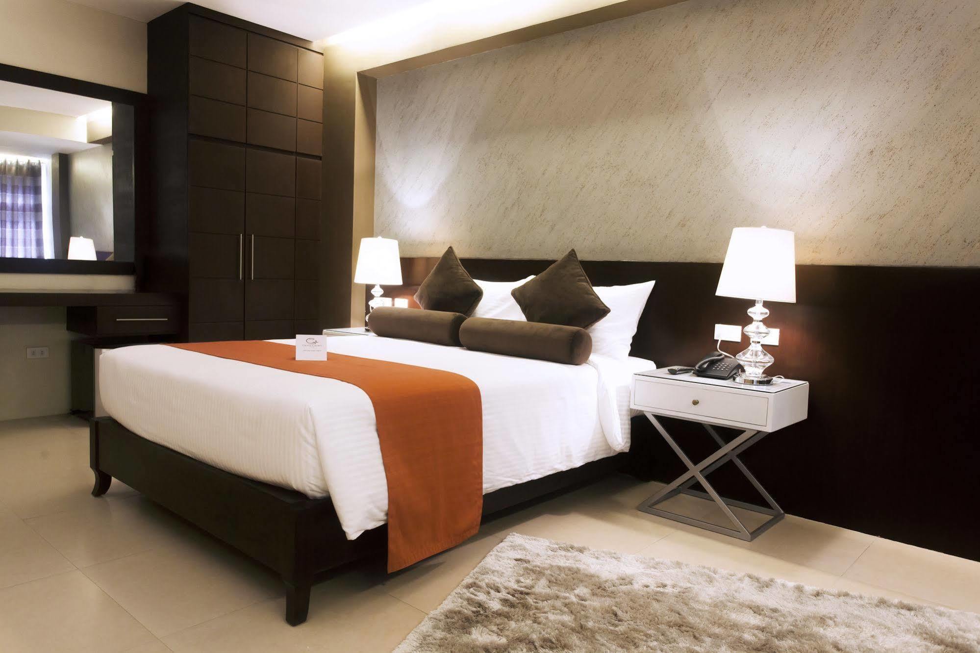 Grace Crown Hotel Angeles Buitenkant foto
