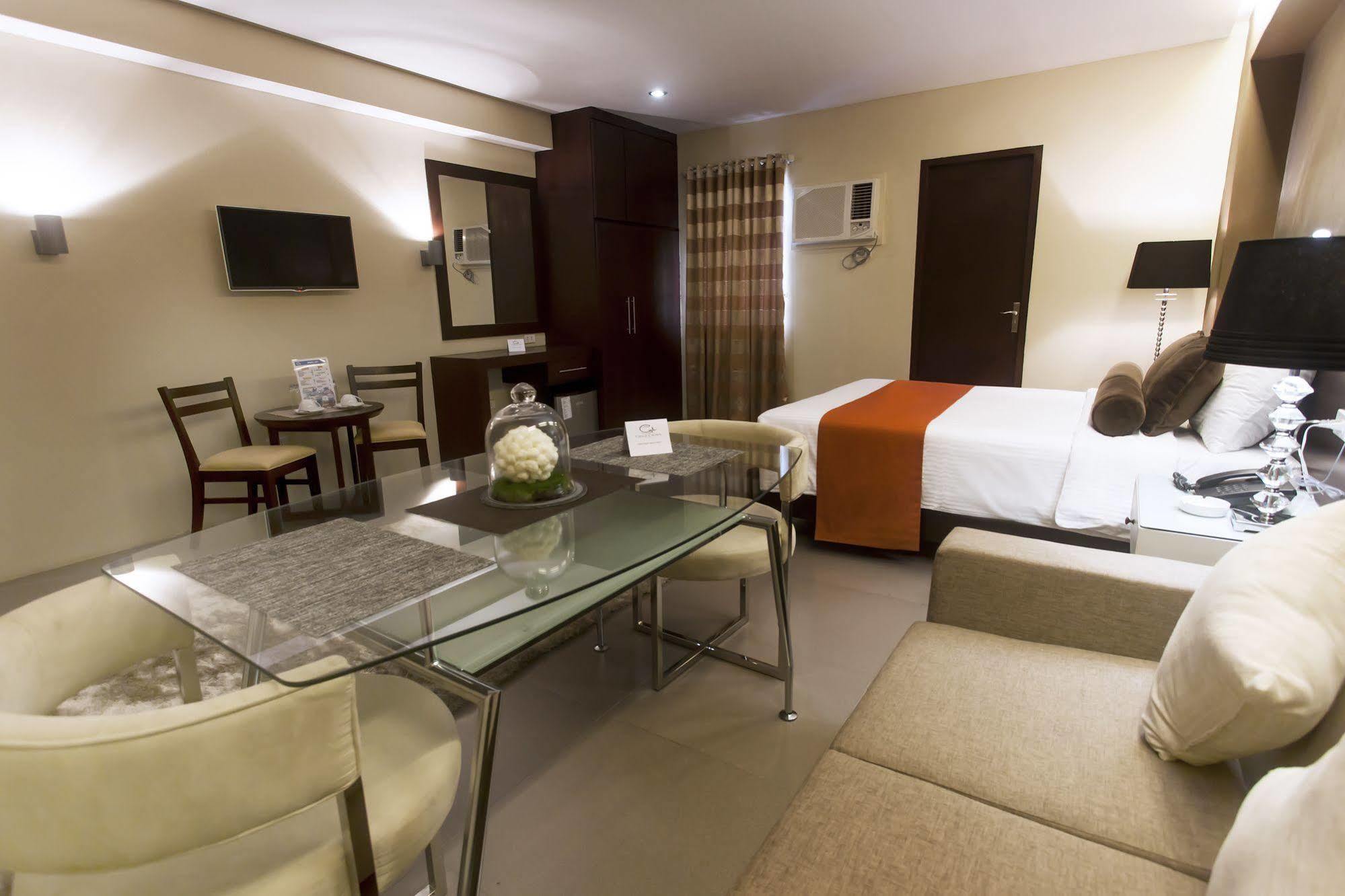 Grace Crown Hotel Angeles Buitenkant foto